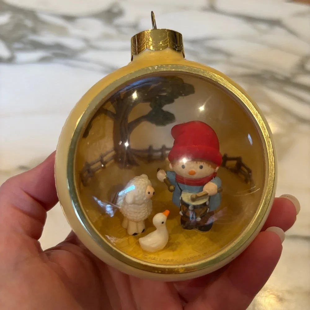 Vintage Hallmark Little Drummer Boy Diorama Ornament Cream Colored